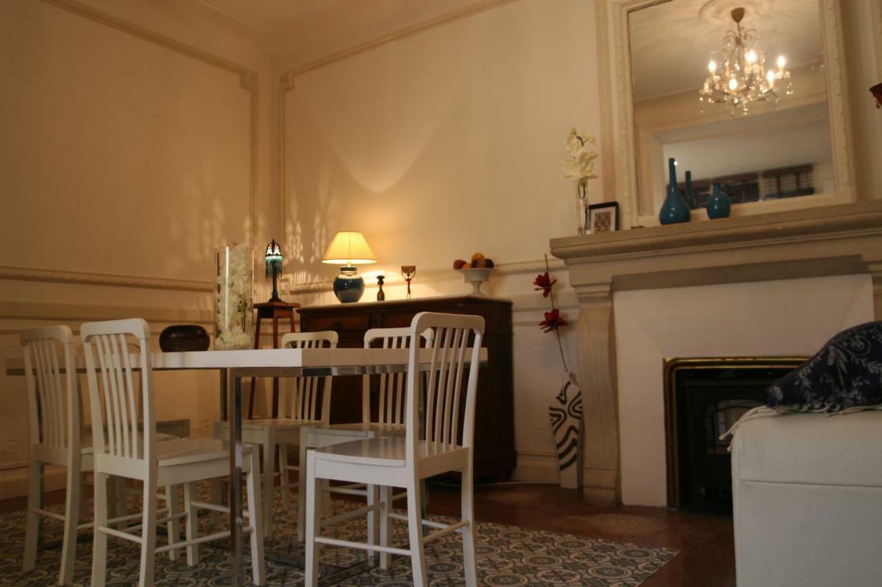 Appart Charme Arenes Nîmes Esterno foto
